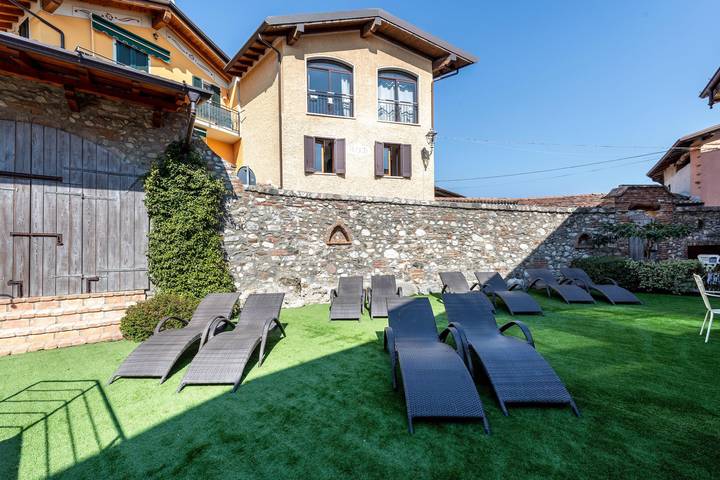Appartamento intero, Appartamento 'Villa Fontanelle Gardapartments 2' con Piscina & Wi-Fi in Polpenazze del Garda, Prealpi Gardesane