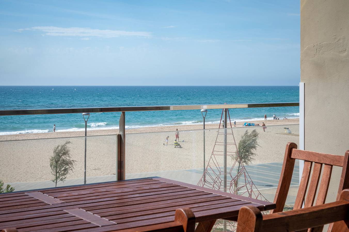 Apartamento entero, At010 Ultramar: Apartamento con vistas al mar y al paseo marítimo en segunda línea de la playa in Torredembarra, Costa Dorada