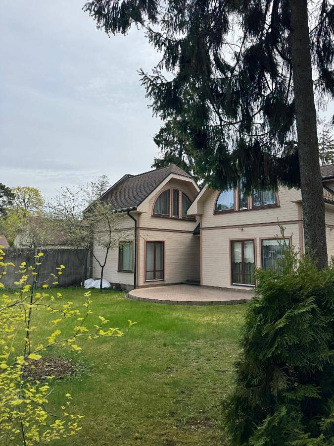 Ferienhaus für 6 Personen, mit Terrasse und Garten in Jurmala