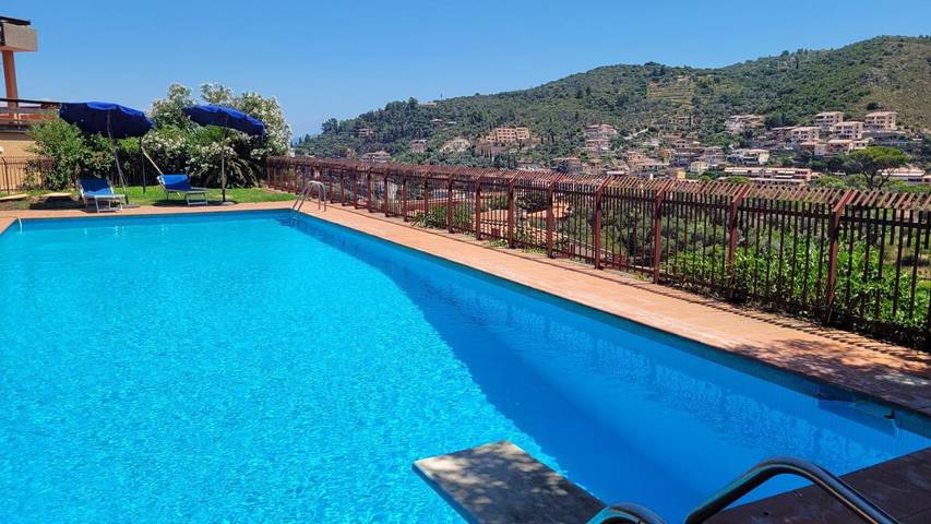 Appartamento per 7 persone, con Terrazza e Giardino nonché Piscina e Panorama a Porto Santo Stefano