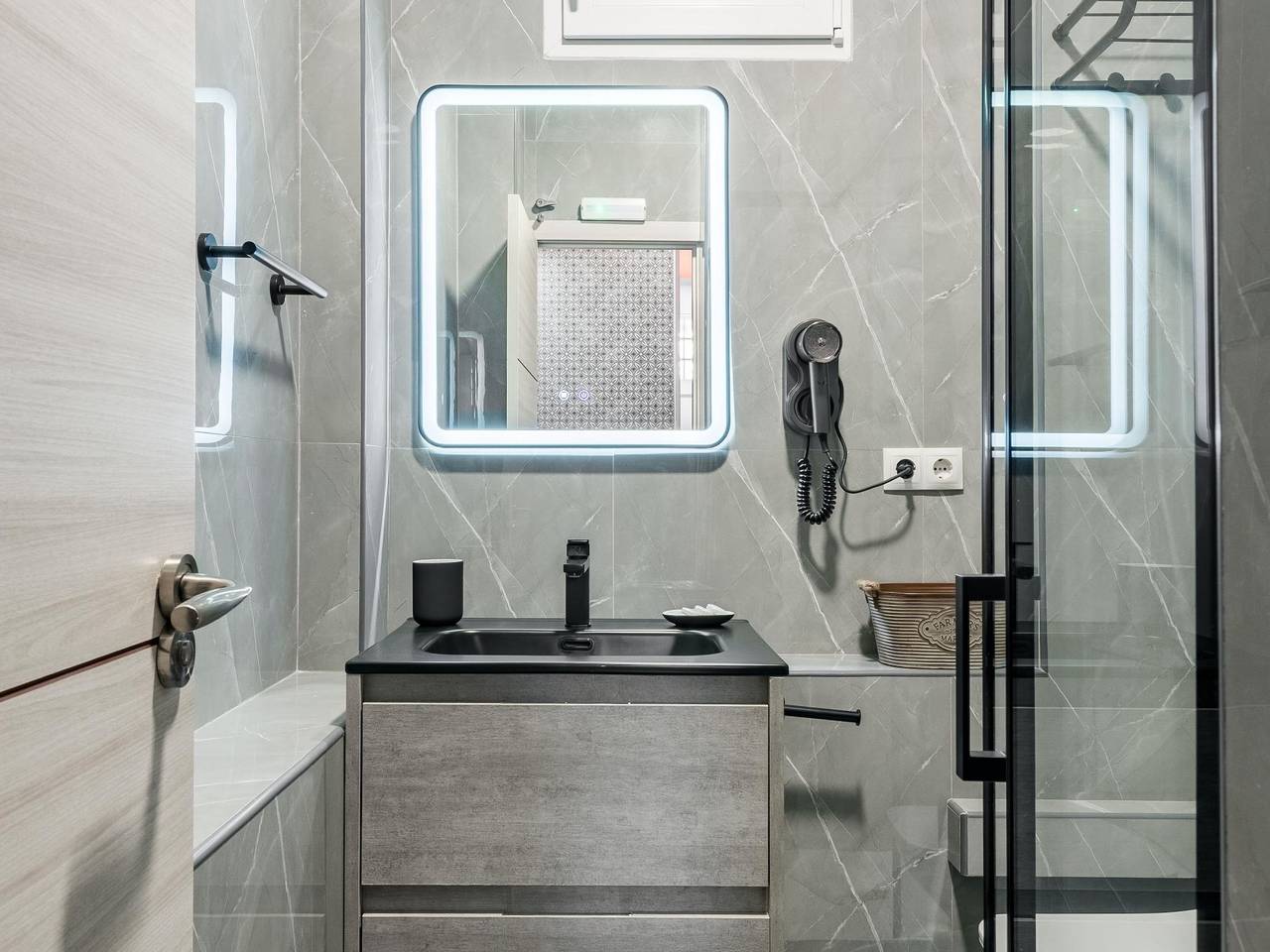 Cały apartament wypoczynkowy, Charming Madrid Las Rosas, 2 habitaciones in Centro (Madrid), Madryt