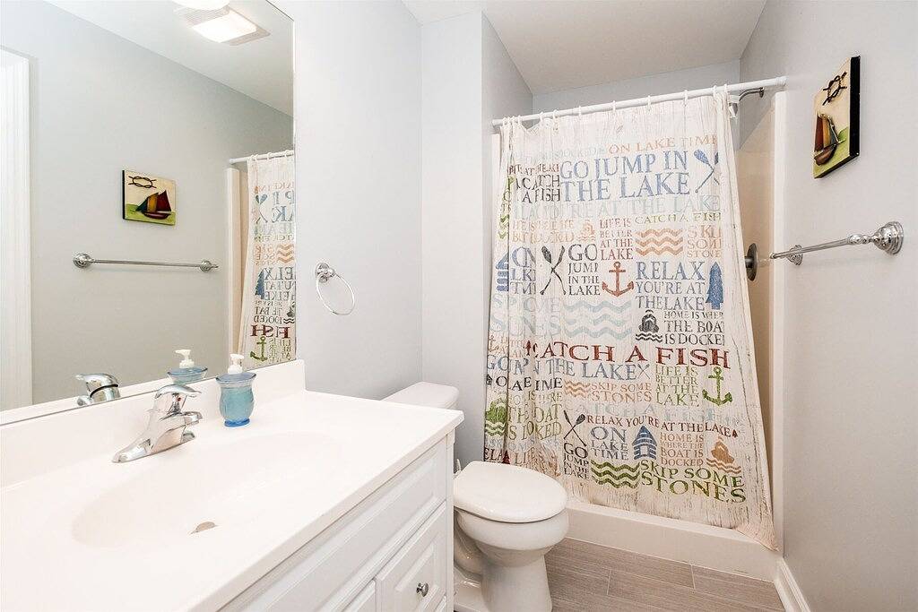 Dock Daze | Luxury Rental | Great Views & Lot | 3-night min in Lake Gaston