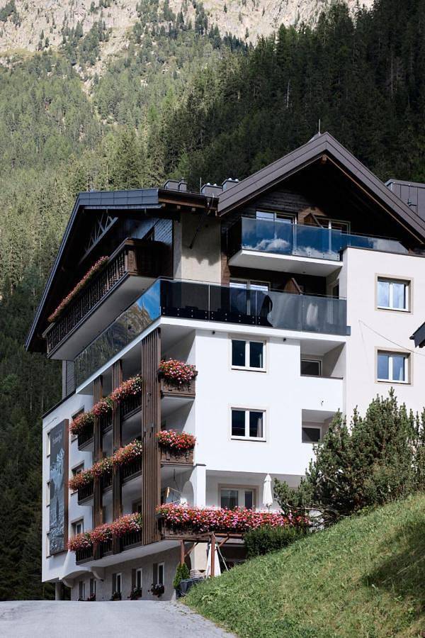 Hotel für 5 Personen, mit Terrasse und Sauna sowie Ausblick in Kaunertal - 2
