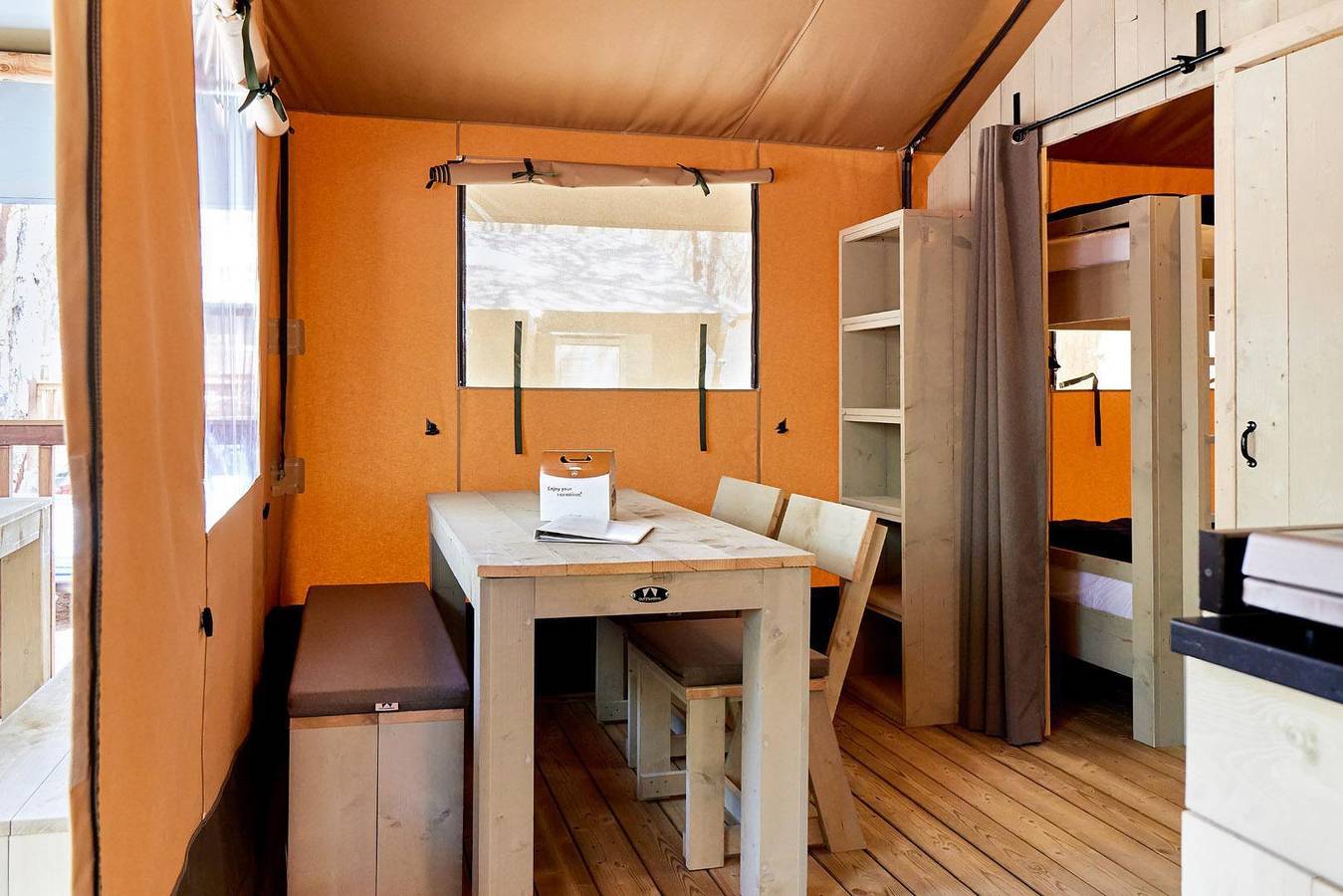 Campeggio Gasparina — Campeggio Gasparina | Villatent Outback | 4 pers. in Castelnuovo del Garda, Gardasee-Berge