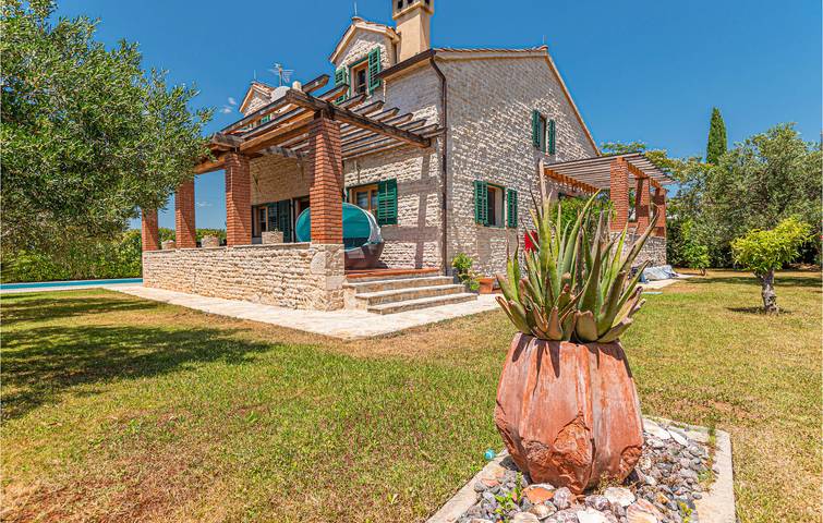 Ferienhaus für 6 Personen, mit Sauna und Terrasse in Vodice