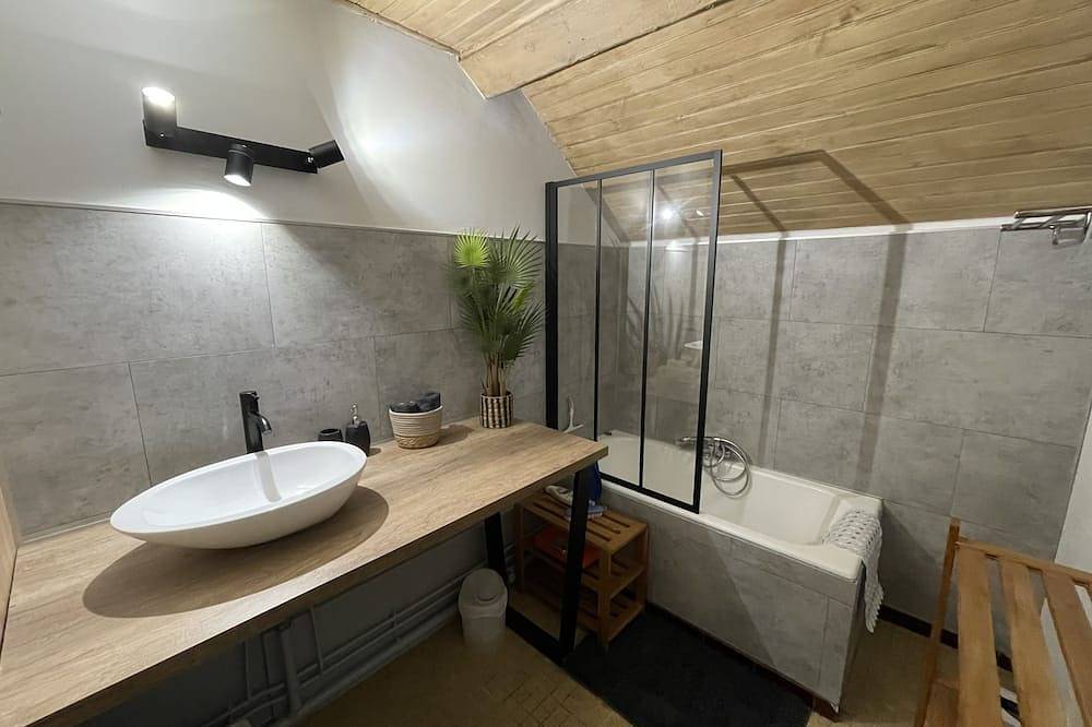 Ganze Wohnung, Apartment in Le Sauze with unobstructed mountain views in Le Sauze, Enchastrayes