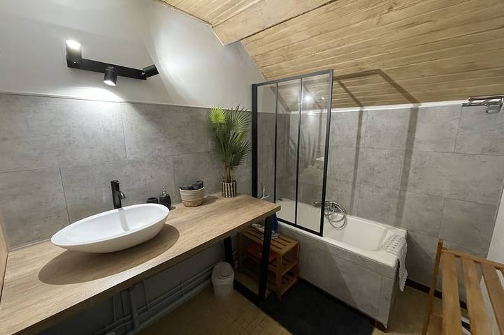 Ganze Wohnung, Apartment in Le Sauze with unobstructed mountain views in Le Sauze, Enchastrayes