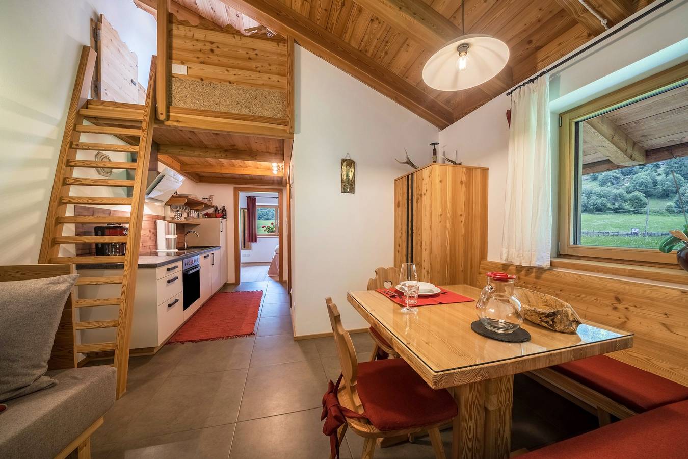 Ganze Wohnung, Ferienwohnung "Larch Soge Apt Helmuth" mit Bergblick, Balkon und Gemeinschaftsgarten in Bichl (Ratschings), Ratschings