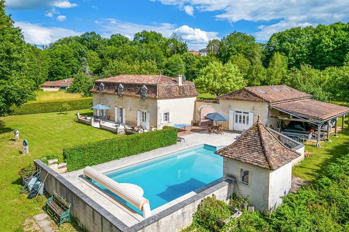 Villa pour 8 personnes, avec terrasse et jardin - 1