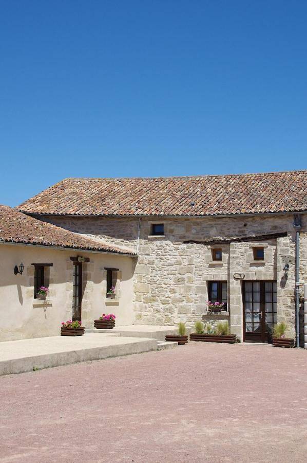 Location de vacances pour 4 personnes, avec jardin ainsi que piscine et vue à Concourson-sur-Layon
