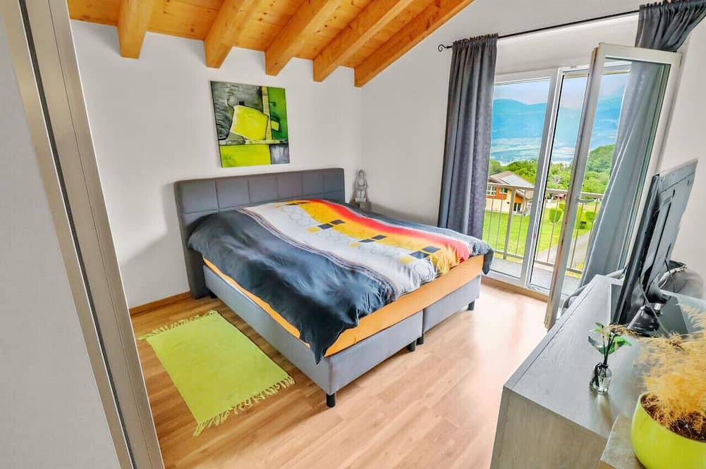 Ganze Wohnung, Accommodation with a view of the plain in Troistorrents, Portes du Soleil