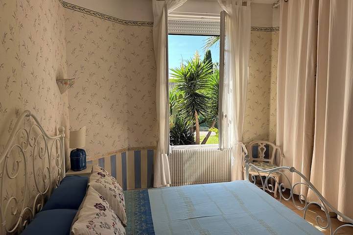 A 2 pas des plages belle villa avec jardin in Antibes, Côte méditerranéenne (France)