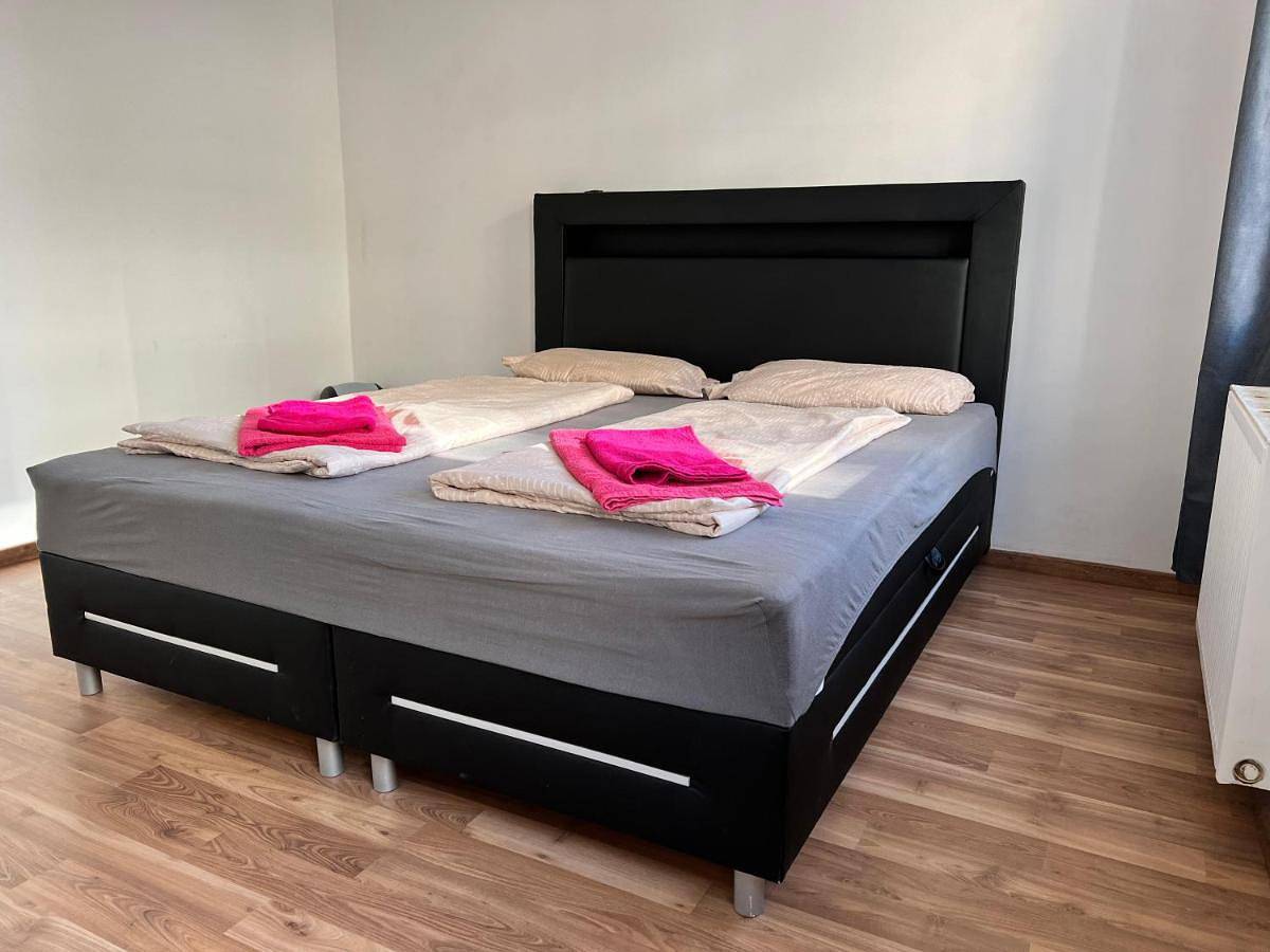 Entire apartment, Affordable 3Br Apt Prime location in Vienna in Vienna, Vienna Woods