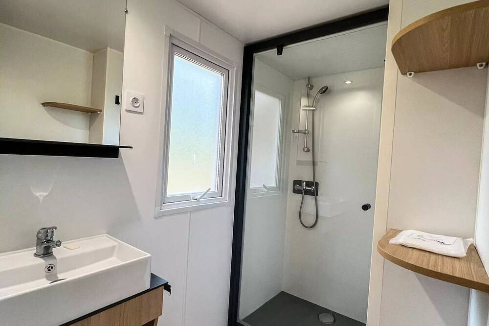 Nouveau Mobil home - 2 chambres avec climatisation Nesasio 4 Ã  5 personnes - 4 pers. inclus dans le tarif in Saint-Germain, Ardèche