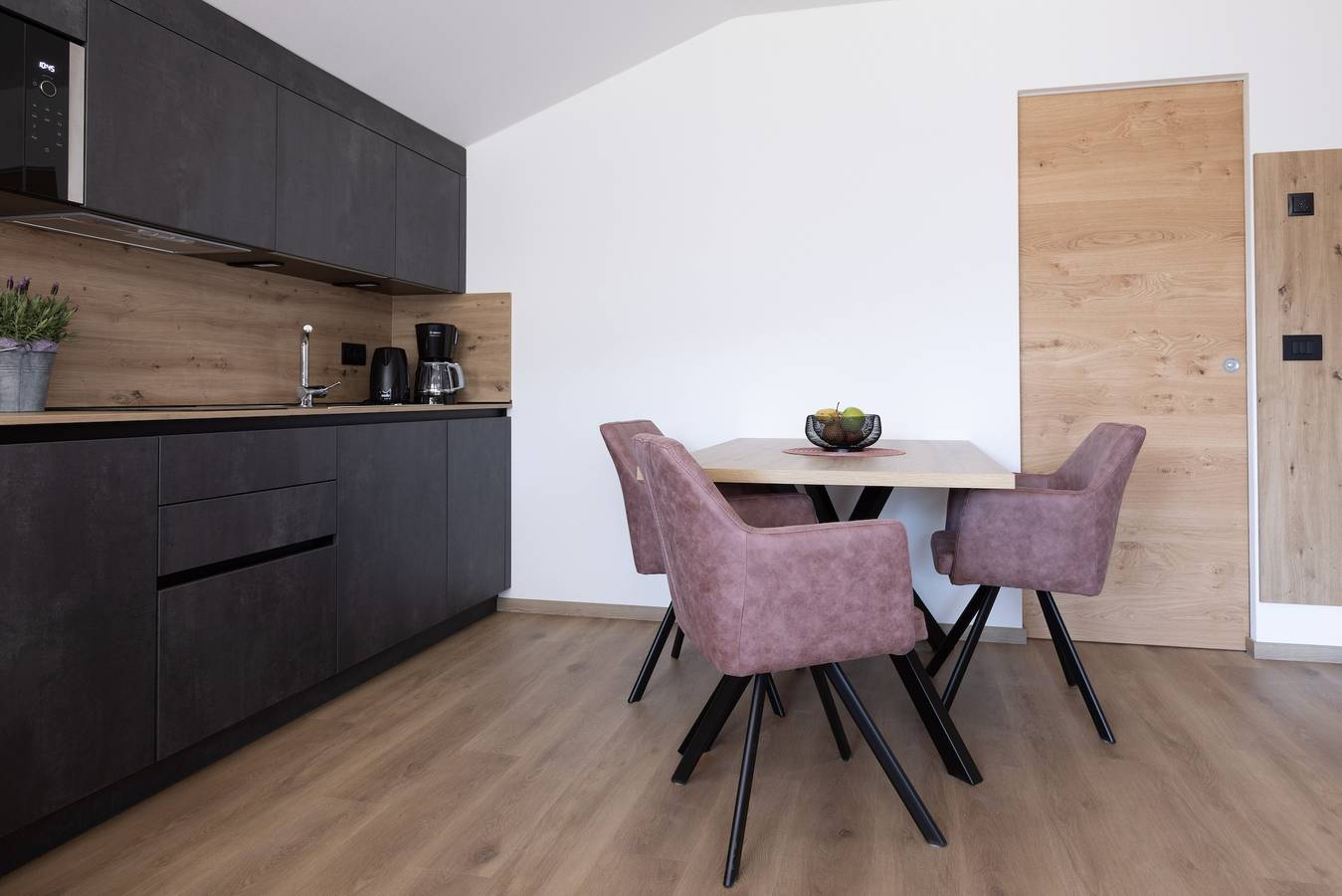 Ganze Wohnung, Ferienwohnung "Kleon 1" mit Bergblick, Gemeinschaftspool und Wlan in Riffian, Passeiertal