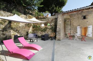 Gîte pour 8 personnes, avec terrasse à Suze (homonymie)