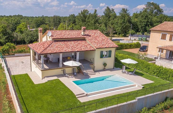 Villa für 6 Personen, mit Pool und Garten - 1