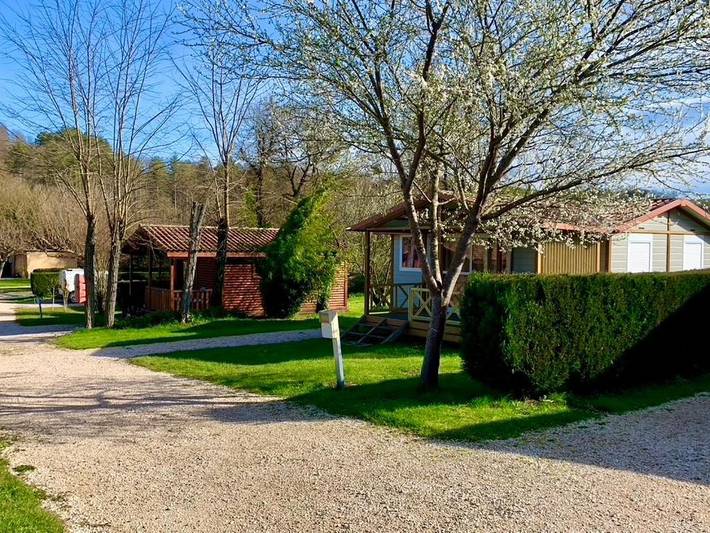 Camping pour 5 personnes, avec bassin pour enfant ainsi que piscine et jardin dans Haute-Garonne - 3