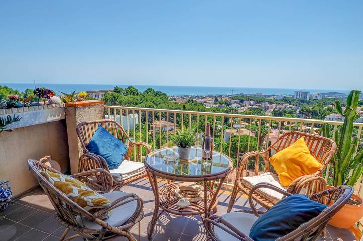 Gîte pour 4 personnes, avec jardin ainsi que piscine et balcon à Sant Pere de Ribes - 2