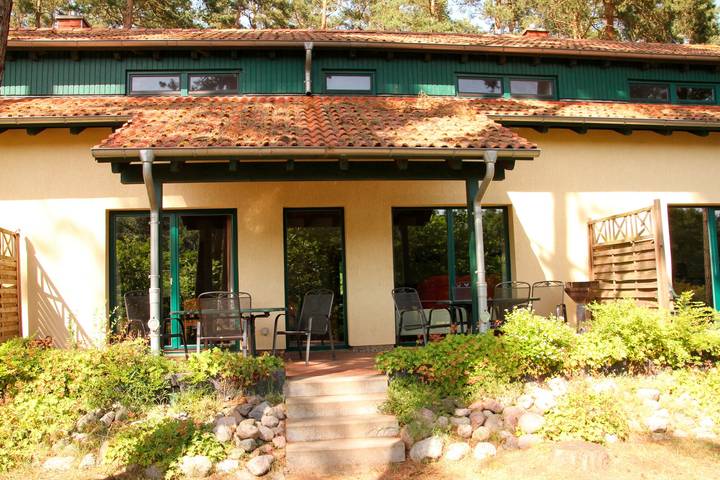 Ferienhaus für 9 Personen, mit Terrasse und Garten sowie Seeblick in Jabel