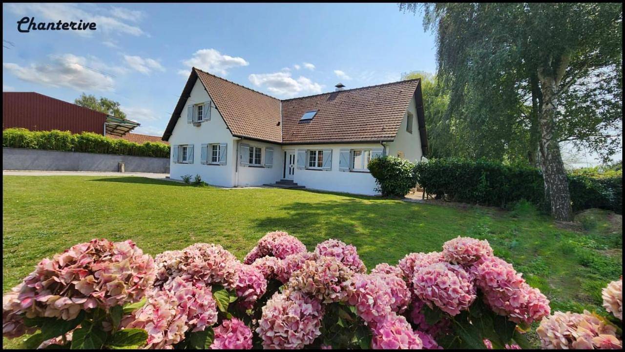Three-Bedroom House in Cormont, Région de Montreuil