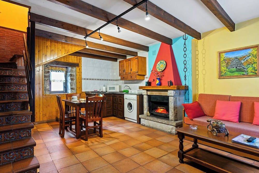Entire apartment, Lorences Rural Apartments for 2 people in Somiedo, Cordillera Cantábrica
