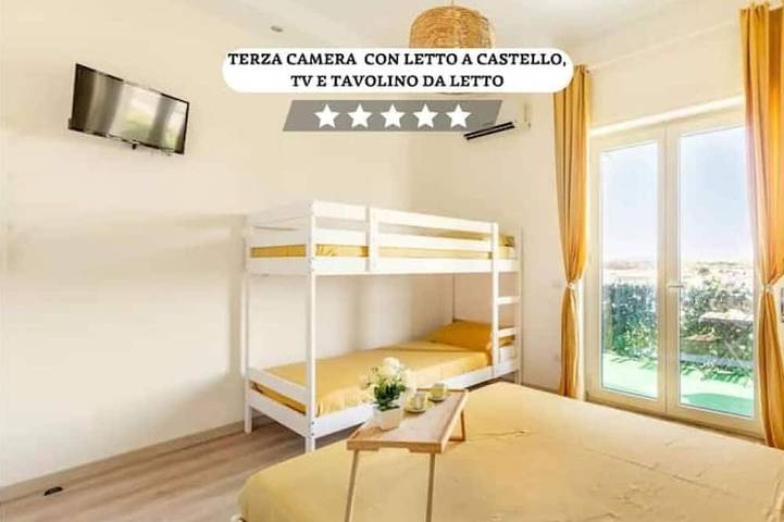 Apartamento entero, [Panoramic and 90 meters from the sea] in Castel Volturno, Provincia de Caserta