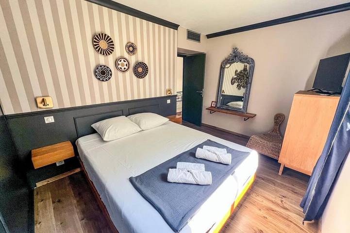 Location de vacances pour 8 personnes, avec terrasse et jardin à Aigues-Vives - 2