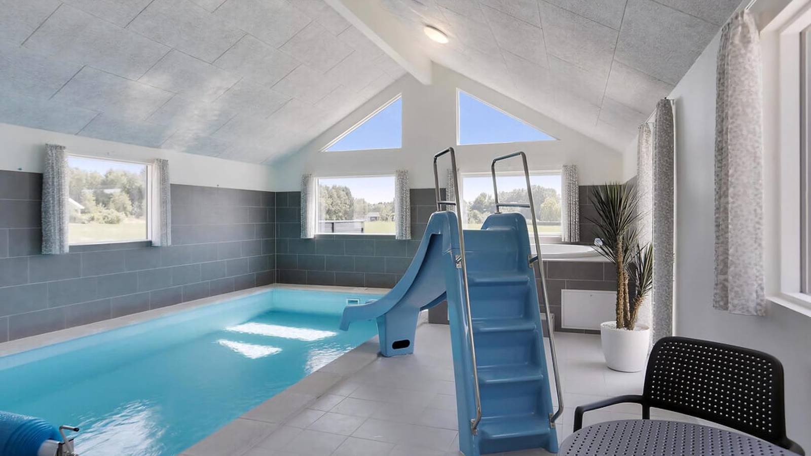 Luxusferienhaus Nr. 403 mit Pool auf Møn. Hier buchen. in Råbylille Strand, Vordingborg und Umgebung