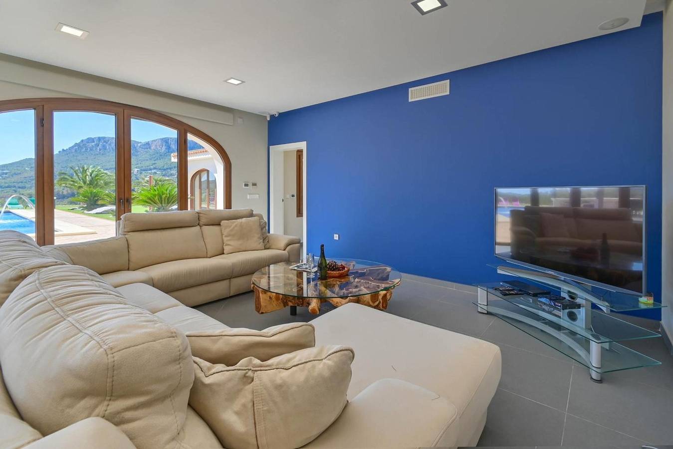 Villa 'Julie' with Mountain View, Wi-Fi and Air Conditioning in Benissa, Costa Blanca