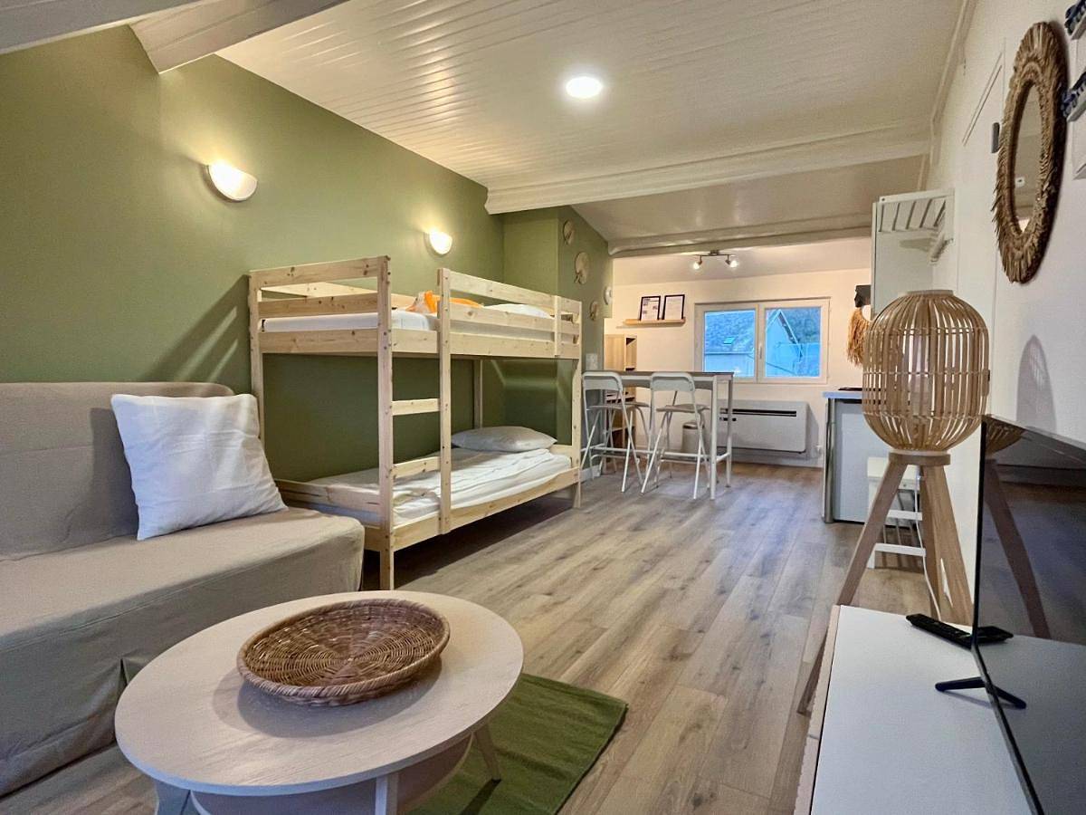 Appartement entier, One-Bedroom Apartment in Maisse, Parc naturel régional du Gâtinais français