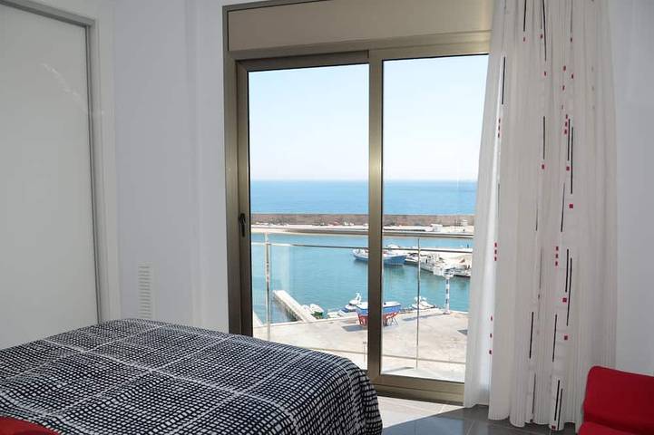 Apartamento entero, El nuevo apartamento, Casa Cleo, tiene una impresionante vista frontal al mar. in La Ametlla de Mar, Costa Dorada