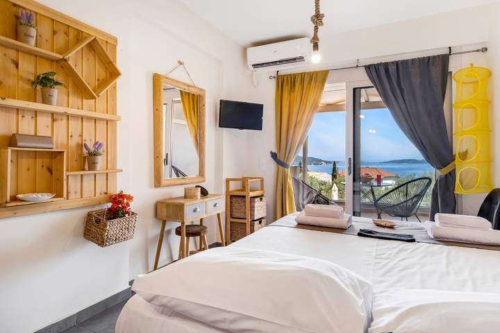 Entire apartment, Oceanida Aelia Room Apartment with Wi-Fi in Nikiana, Alexandros