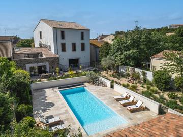 Gîte pour 6 personnes, avec vue ainsi que jardin et piscine à Laurens