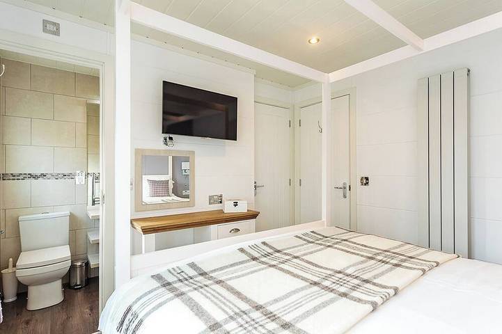 4 Schlafzimmer Unterkunft in Wootton Bridge, Nr Cowes in Wootton Bridge, Isle of Wight
