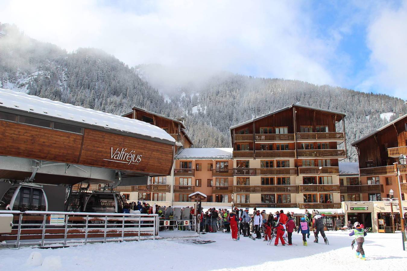 Entire studio, Résidence le Thabor E - Studio cabin 4 people (174) in Valfréjus, Modane