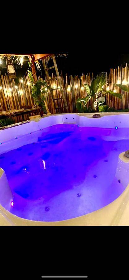 Gîte pour 2 personnes, avec jardin ainsi que jacuzzi et terrasse à Évenos - 3