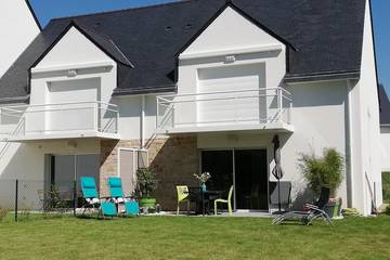 Gîte pour 2 personnes, avec terrasse et jardin dans Plage du Roaliguen