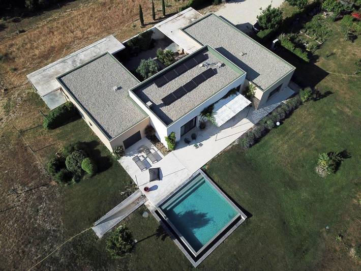 Villa pour 6 personnes, avec jardin ainsi que terrasse et piscine