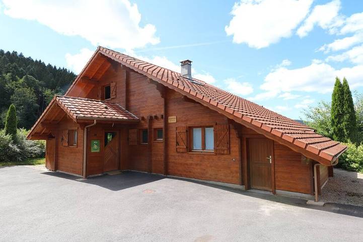 Chalet pour 10 personnes, avec jacuzzi ainsi que sauna et jardin, animaux acceptés - 1