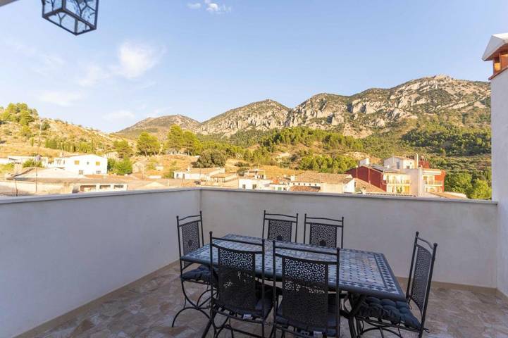 Casa rural para 6 personas, con Balcón además de Terraza y Vistas en Castell de Castells