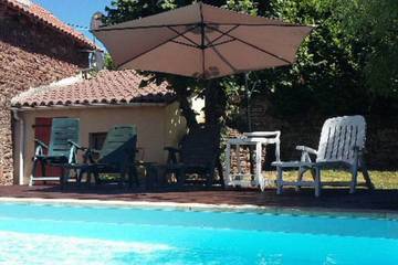 Gîte pour 7 personnes, avec jardin à Saint-Juéry