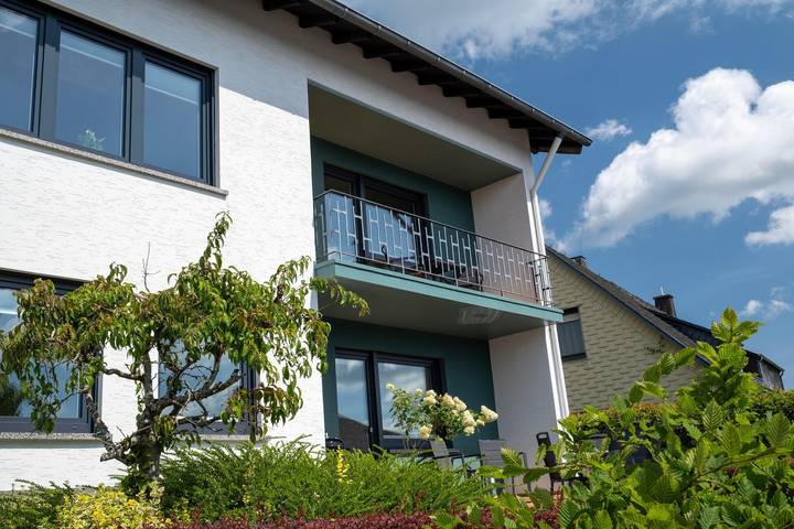 Ferienwohnung für 6 Personen, mit Balkon und Terrasse sowie Garten in Prüm