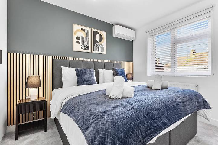 Holiday home for 8 people, with garden in Hounslow