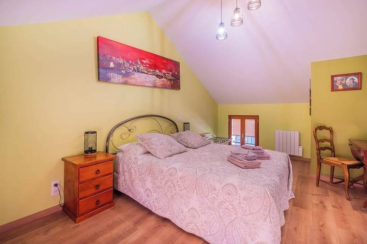 Location de vacances pour 6 personnes, avec jardin à Eyvirat - 2