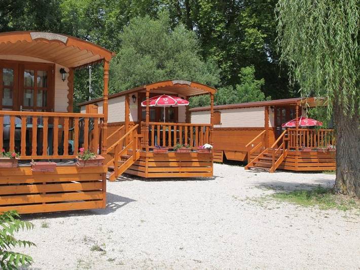 Camping für 4 Personen im Jura - 2