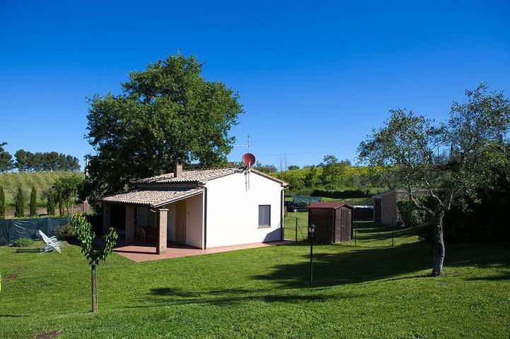 Ferienhaus für 4 Personen, mit Garten und Whirlpool sowie Pool, mit Haustier - 1