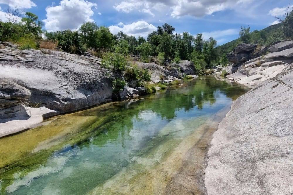 Casa rural en la Sierra de Gredos de 5-9 personas con impresionantes vistas &Bbq in Navalonguilla, Provincia de Ávila