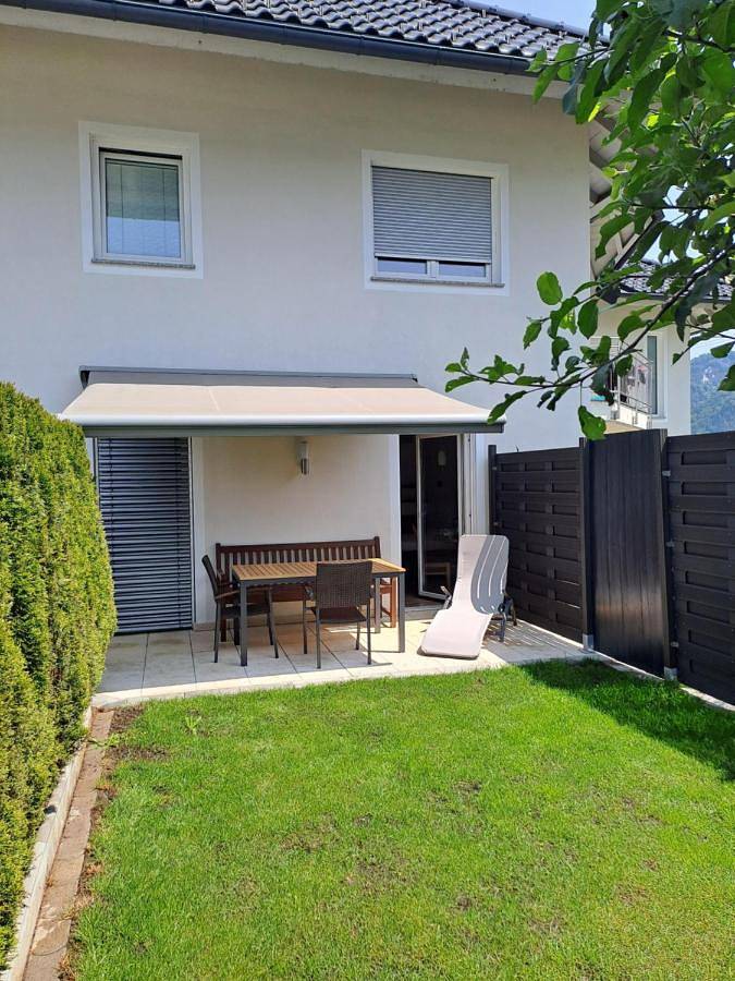 Ferienwohnung für 4 Personen, mit Terrasse und Garten sowie Ausblick