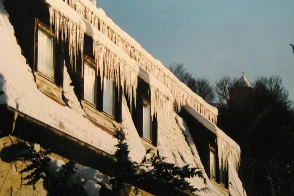 Ganze Wohnung, Großzügige Ferienwohnung (28 qm) für zwei Personen mit eigener Küche und kostenfreiem Wlan in Rothenburg ob der Tauber, Taubertal